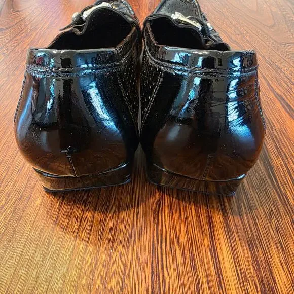 Stuart Weitzman timeless black patent leather Loafer Silver Buckle details 8.5 - Picture 7 of 10